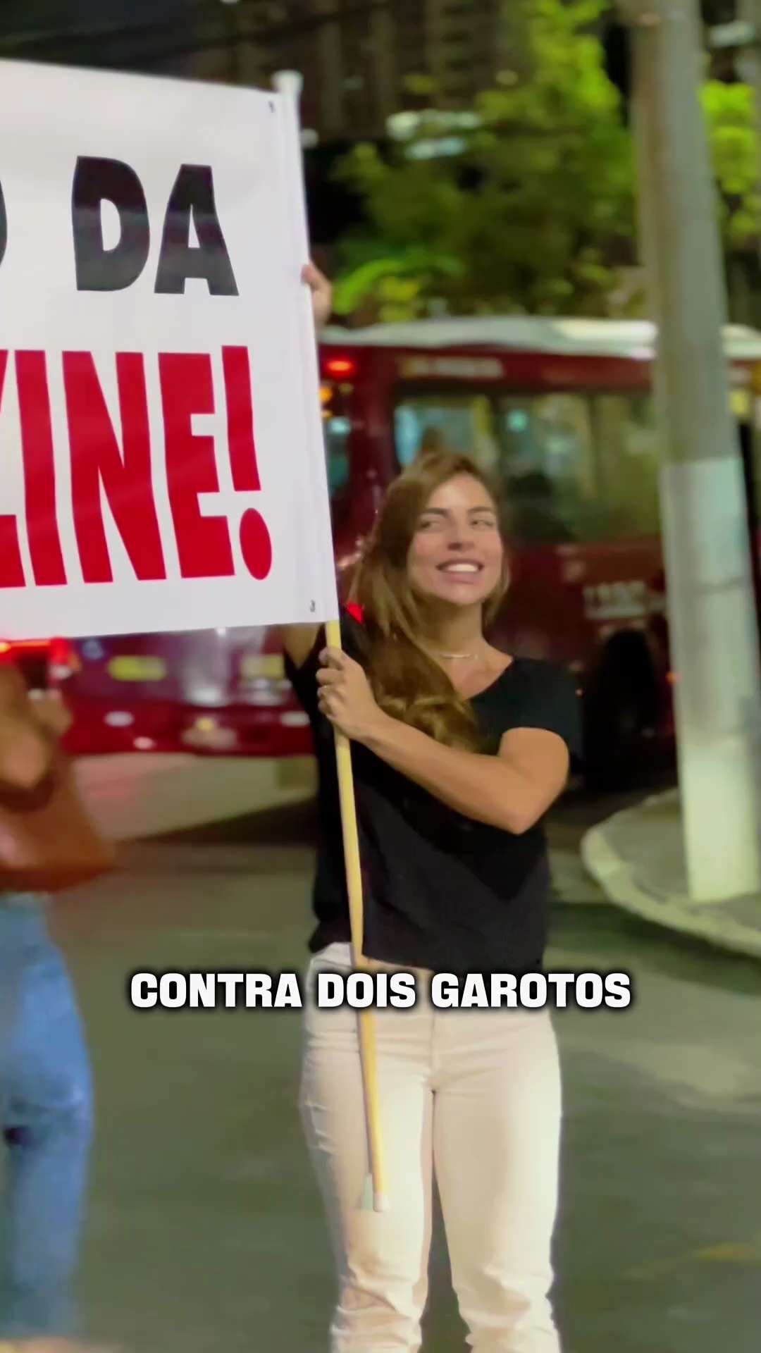 Buzinaço pela redução da maioridade penal em Niterói. O Brasil não aguenta mais tanta impunidade. Ch...