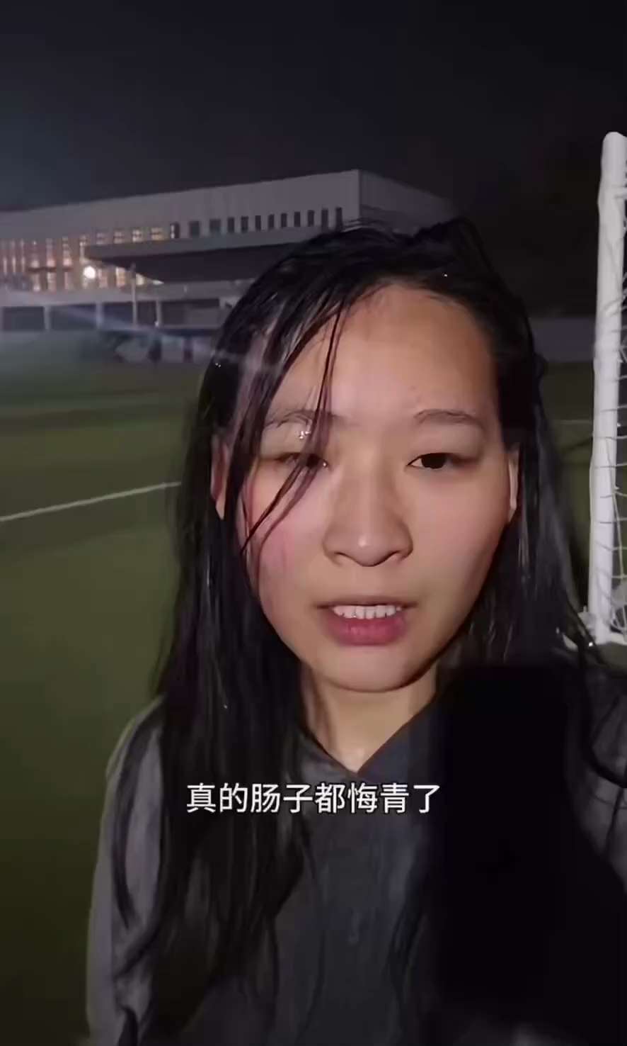 内地一电子商务专业大专在读生痛斥，这个专业就是骗局，什么也学不到，学校只为赚取高额学费。都是资本游戏而已。