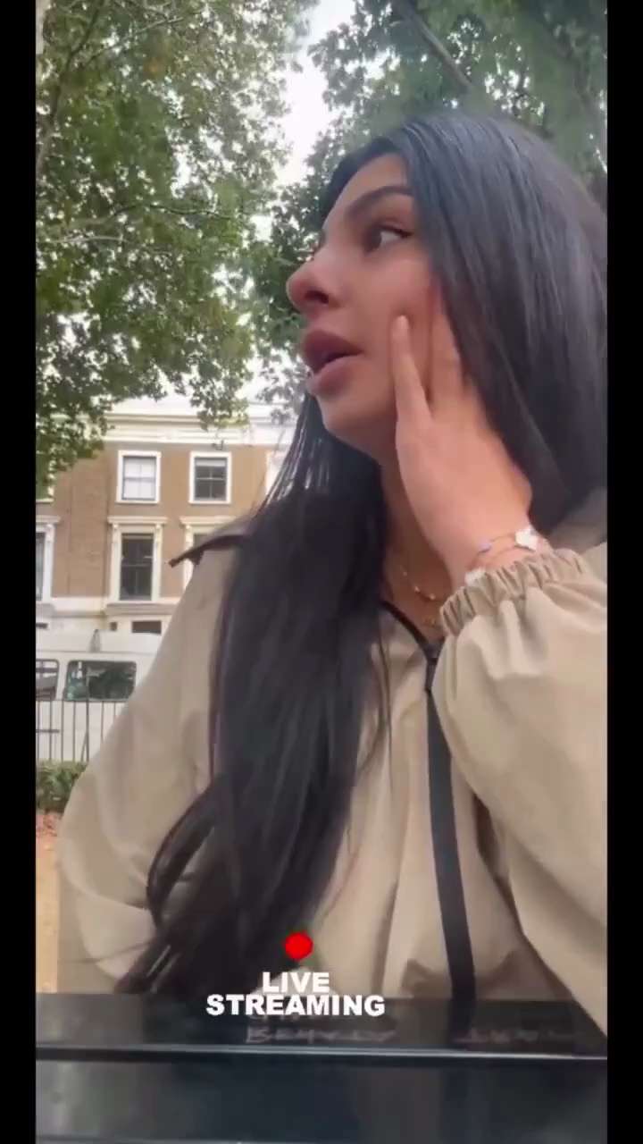 🚨Fully grown mutt of a Muslim woman forces a young English girl to "apologise to Muhammad" in a par...
