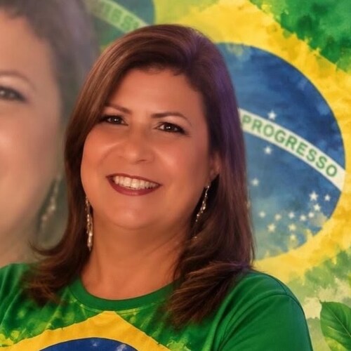 Patriota , conservadora, Bolsonarista, armamentista 
DEUS, PÁTRIA, FAMÍLIA E LIBERDADE!🇧🇷