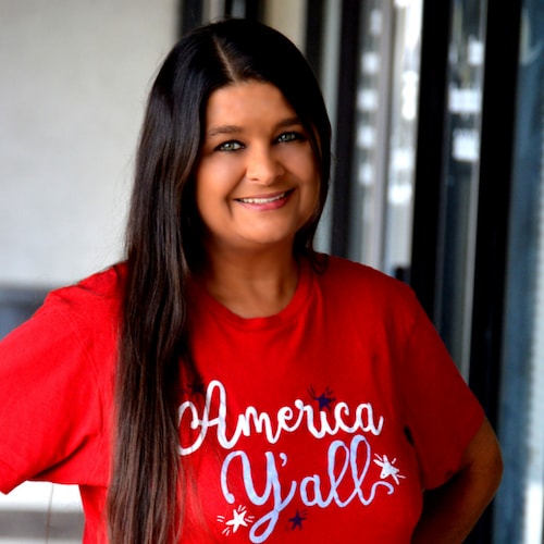 43 year old.. Love nature, photography, cooking, reading, and history among many other things. Patriot. Deplorable. Nean...