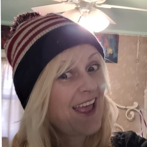 Artist Escaped the UK ,So privileged and proud to live in the Beautiful USA 🇺🇸 I will stand by the Constitution 4 ever...