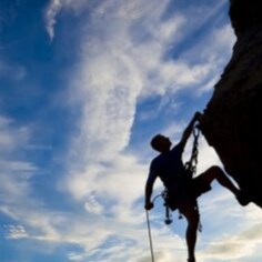 Husband, father and grandfather. Former diplomat-banker, foreign trade broker. Love my family, my freedom, my country.