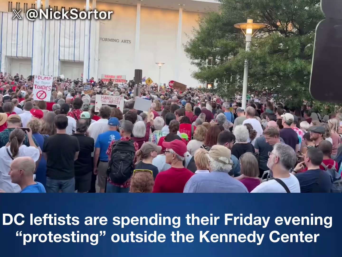 🚨 NOW: DC leftists are spending their Friday evening “protesting” outside the Kennedy Center

They’...