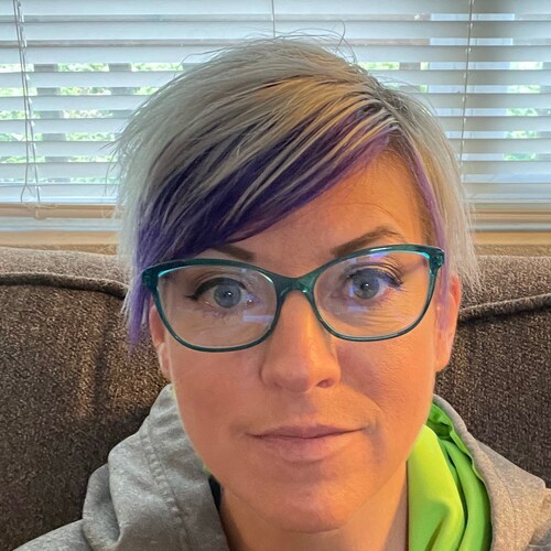 Mom, wife, Christ follower, proud American