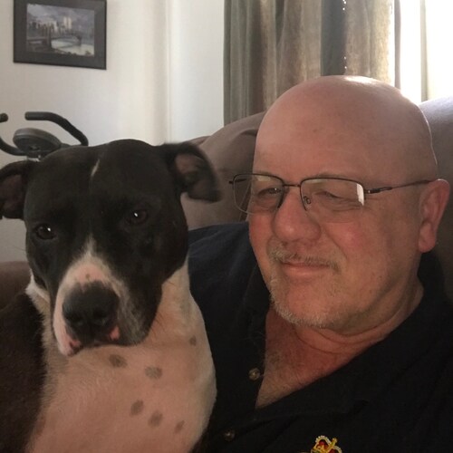 I’m a Brit who moved to the USA in 1998 and now retired. I support the Constitution and consider myself Conservative.