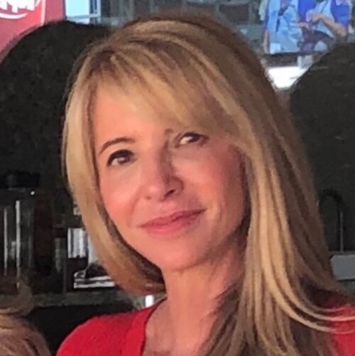 Texas ‘Girl’ from Florida and I ❤️ oranges! 🍊 Twitter sucks!🙃