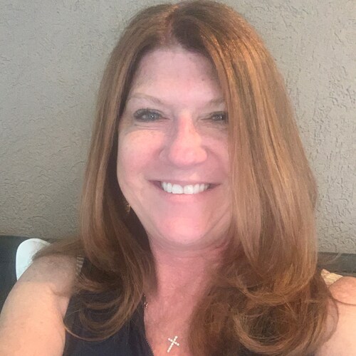Conservative mom, wife and attorney from Ohio. Politics and news junkie.