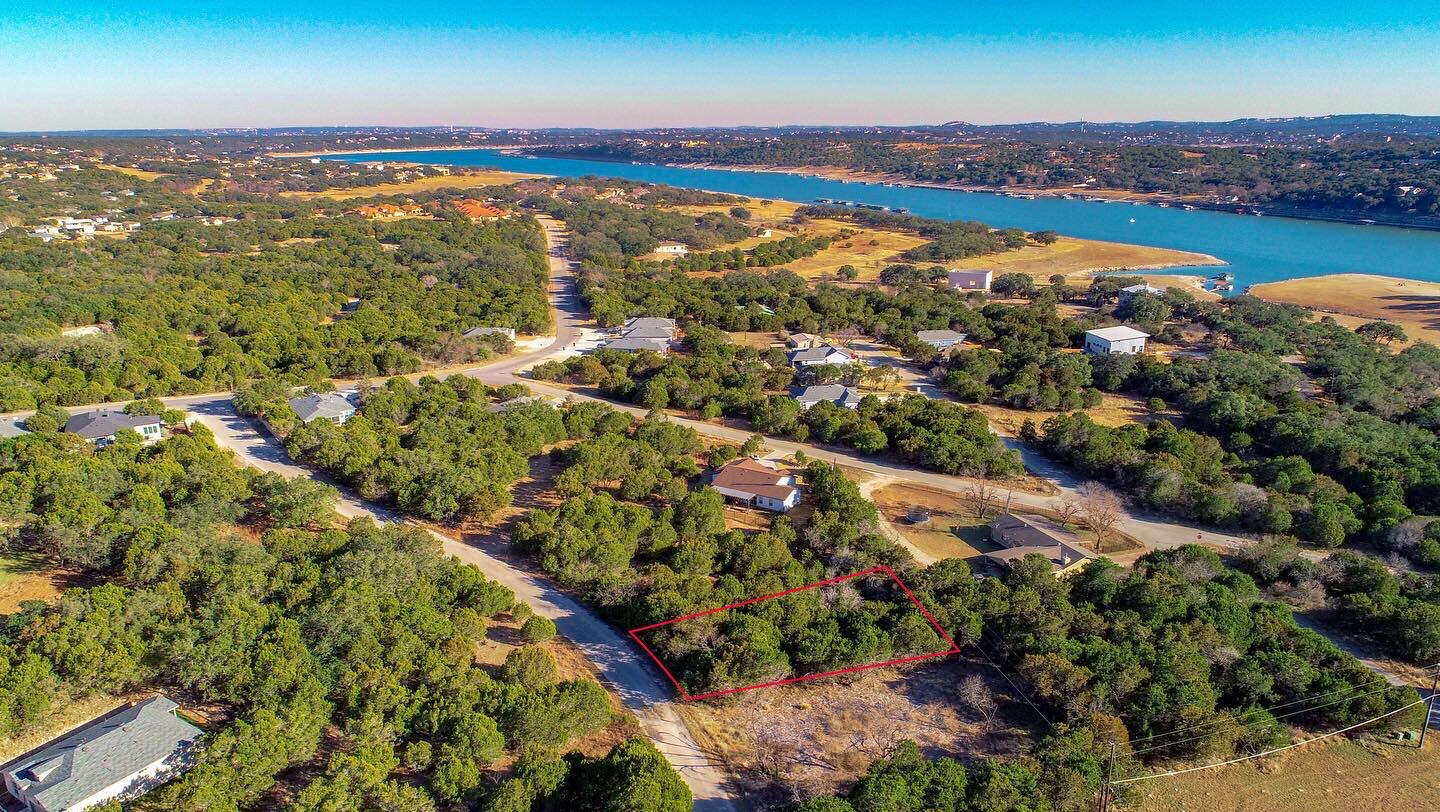 #TexasRealtors are quickly selling land because they are hiring a drone pilot who photographs vacant...