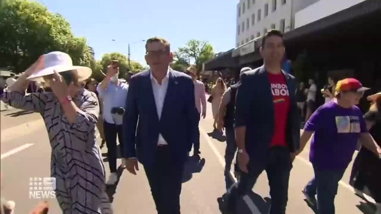 Melbourne police masked up while vigilant about an anti-lockdown protest but unmasked and mingling w...