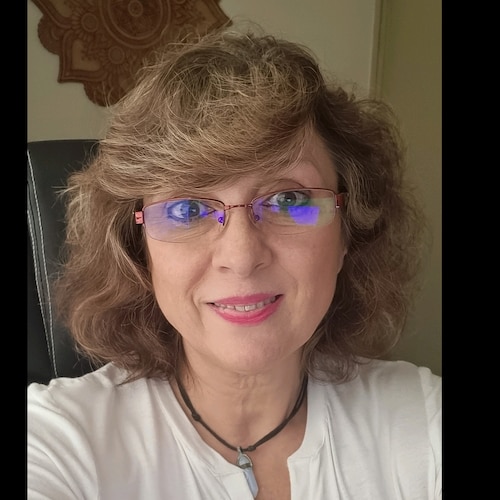 Facilitadora y Terapeuta holistica cuántica,  procesos de cambio, sanacion y reconexion Yo Soy
En Plenitud y sintonía co...