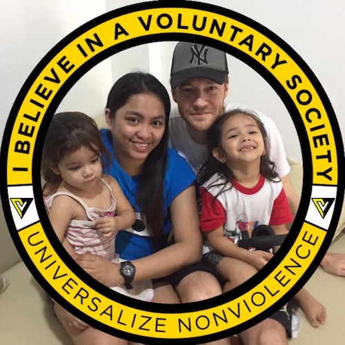 Republicans are Red Coats. Democrats are Black Shirts. If you’re going to respond to me, use critical thinking.