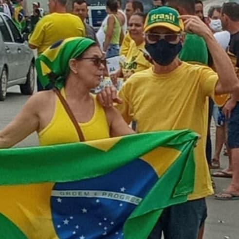 Brasileira, casada, 3 filhos e 100% #BolsonaroOrgulhoDoBrasil
#QuemMandouMatarBolsonaro