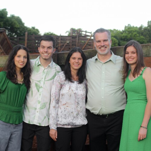 Sou filho e neto de missionários estadunidenses que radicaram-se no Brasil. Meus assuntos são diversos, mas priorizam ed...