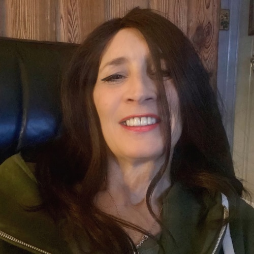 I post world headlines news. Believer in Bible prophecy and the word of God. A watchman. The Truth will set you free! 
J...