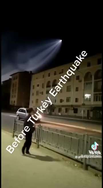 People in Turkey saw this strange light in the sky right before the earthquake 👀