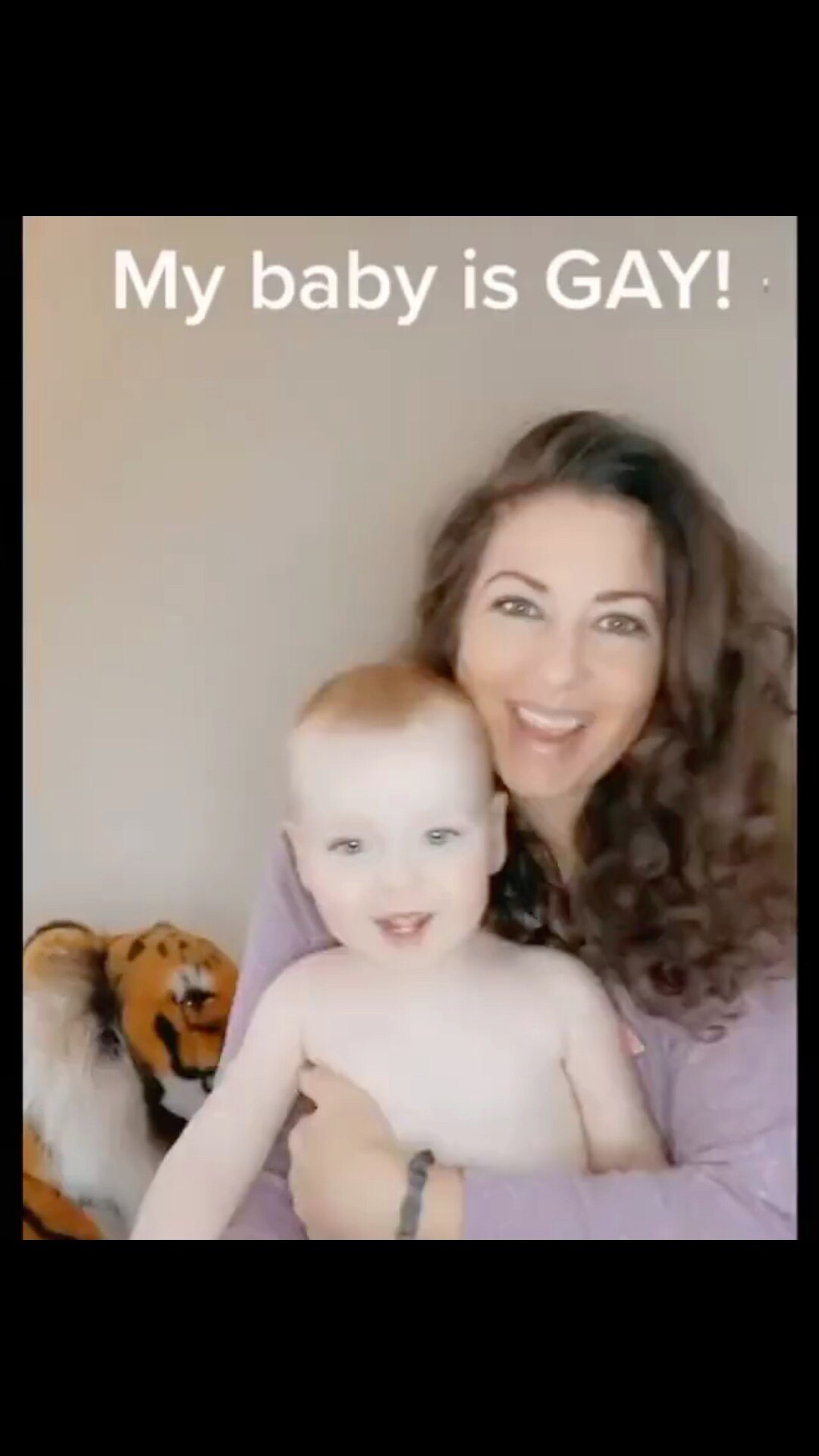 Poor baby 😪 This is insane..🤬