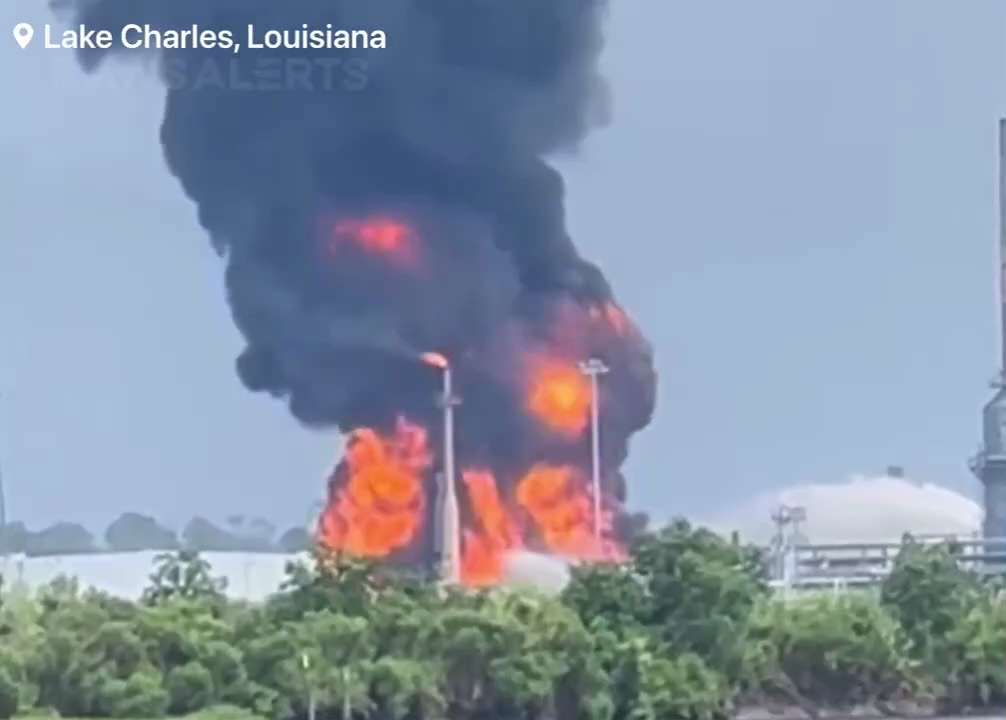 A Lightning Strike has Ignited a Massive Fire at Calcasieu Refining Plant with Mandatory Evacuation ...