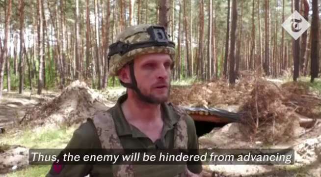 第一段乌克兰军队使用集束弹药的镜头。
以罗曼大帝王子命名的第 14 旅士兵使用 M109 自行火炮系统和集束弹药摧毁了库皮扬斯克地区的敌军战壕。