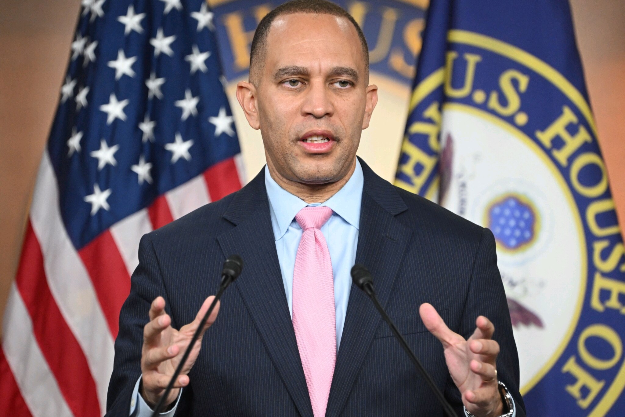 HAKEEM JEFFRIES, the Marxist Democrat minority leader, has just called on all House Democrats to vot...