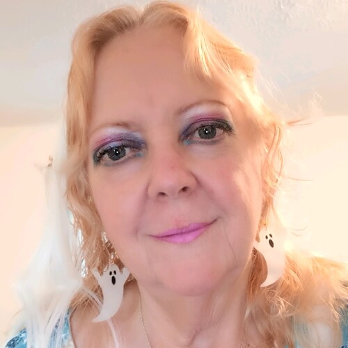 Married Female, Loves President Trump & Elon Musk Too!