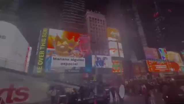 G|FASHION x TIMES SQUARE
揭开时尚的未来。G|Fashion 即将登上纽约时代广场的中心舞台！这种大胆和辉煌的时尚绝对会令人难忘。G|Fashion 标志性佛像和皮革系列会在...