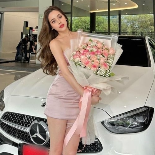 Fashion Model 
Fashion refers to the popular style of clothing, hair, accessories, makeup, footwear, etc. Fashion means ...