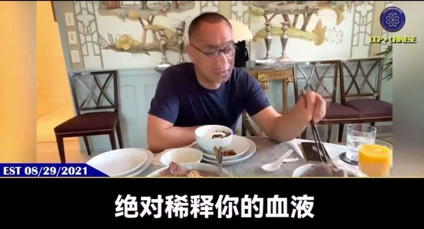 七哥长寿秘诀，分享：

1、中饭要吃好，晚餐绝不能吃饱。

2、一定要低糖、低盐饮食。

3、55岁后不要喝任何白开水外的饮料，特别是中国🇨🇳的碳酸饮料就是杀人用的。

黑咖啡对便秘、疏通血管、心...