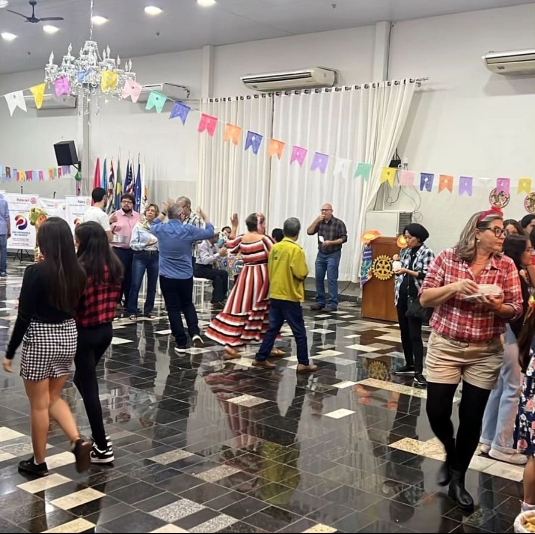 Arraiá da Família Rotária de Santa Fé do Sul.

https://www.instagram.com/p/C7svzoMgnhu/?igsh=dTNoY3h...