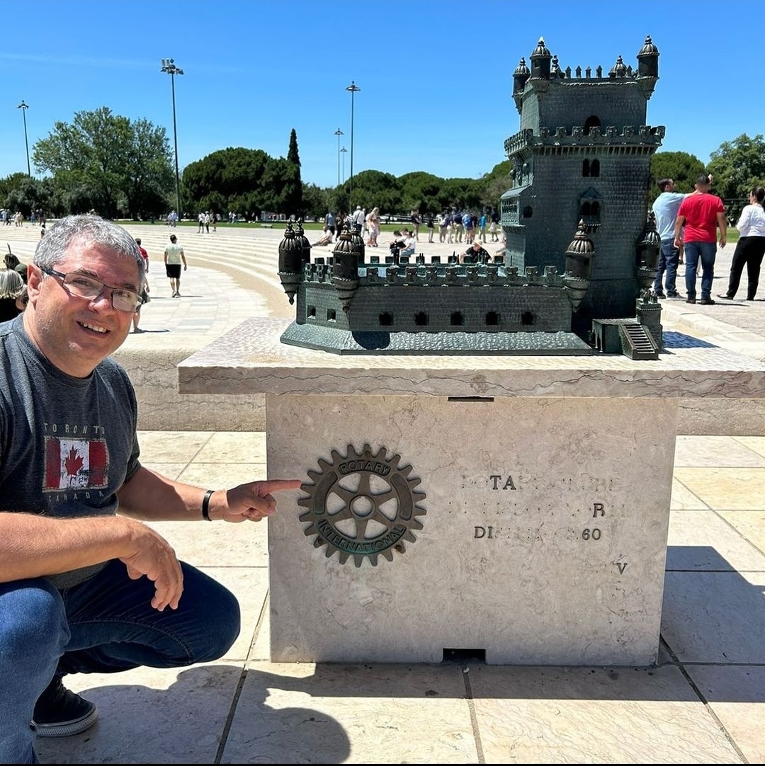 Texto do Rotary Club de Catanduva:

O companheiro Anselmo Spadão, que está Portugal, nos enviou essa...