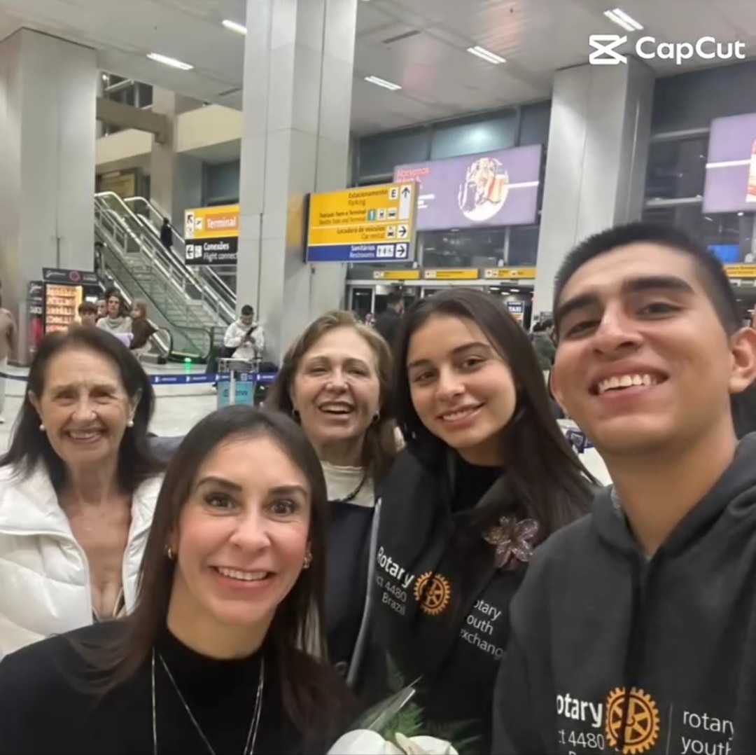 Texto do YEP4480:

Mais um chegadas e partidas hoje, temos a chegada da querida Yasmin, que desembar...