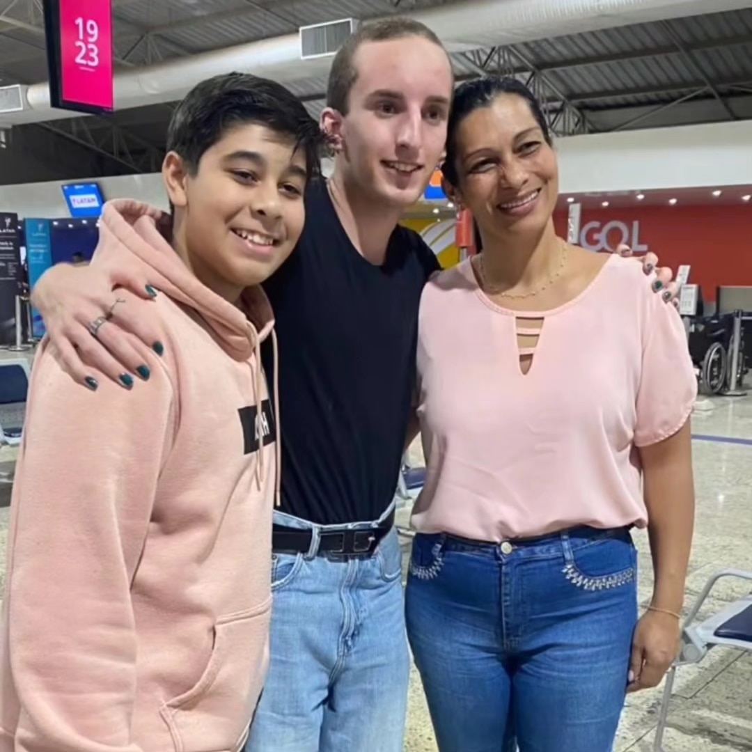 Texto do YEP4480:

Em nosso chegadas e partidas temos a partida do nosso querido Matthis, que esteve...