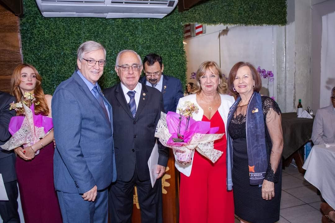 Texto do Gov. Israel Alfonso - Pres. do Rotary Club de Lins:

O meu primeiro ato, após assumir a pre...