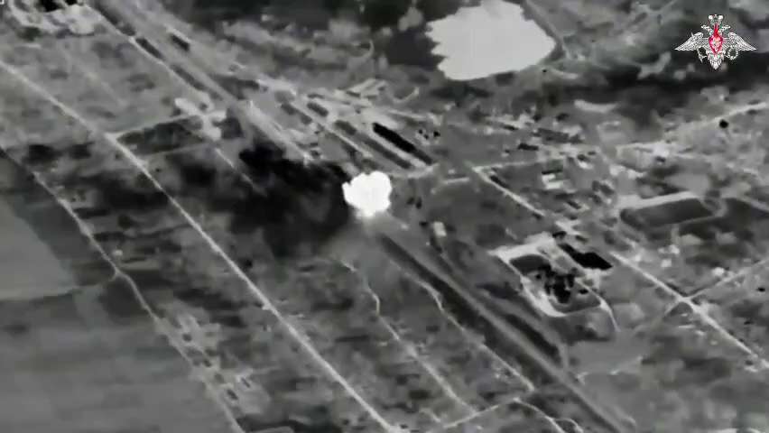 📹 Footage of the destruction of military trains with weapons and military equipment of the Ukrainian Armed Forces

 Crews of the Iskander-M OTRK launched a group missile strike on two military echelons (each with 20 platforms) with personnel and military equipment of units of the 41st mechanized brigade of the Ukrainian Armed Forces in the area of ​​the village of Barvenkovo, Donetsk People's Republic.

 Up to 240 Ukrainian Armed Forces militants and more than 60 units of military equipment were destroyed, including 14 US-made MaxxPro armored vehicles, 10 Canadian-made Senator armored fighting vehicles, 7 armored personnel carriers, 2 combat reconnaissance vehicles, 5 armored repair and recovery vehicles and more than 20  units of trucks.

 The results of fire damage