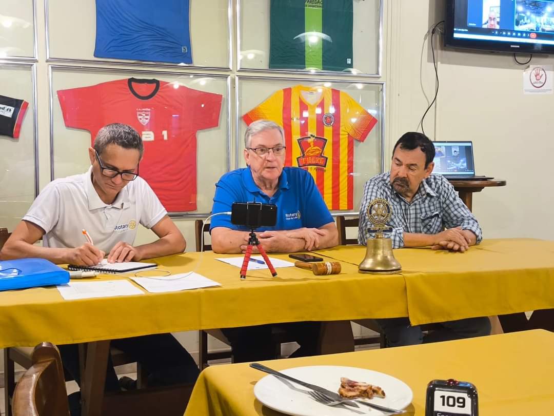 Em mais uma reunião ordinária, o Rotary Club de Lins ouviu palestra do companheiro Gov. Ricardo Malu...