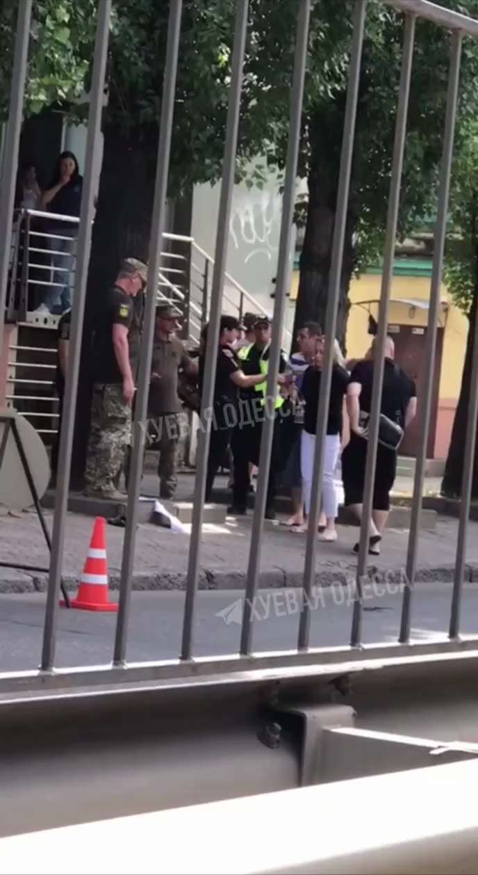 Odessa

Major enemy channels show a mass brawl between TCC (military recruiters), police and civilians.

✨The fact that hatred towards TCC in Ukraine was ordered not to be hidden in the information field indicates the standard media tactics of a "lightning rod".

While the drugged residents of Ukraine concentrate and splash out their rage on TCC, the hoarse Zelensky continues to give orders to send his population to slaughter.

It's like a dog that bites a stick that is poked at it. Not a hand.

https://x.com/vicktop55/status/1819338427491299424?t=KajNjxNiHzZkNbGRx3xXHg&s=19…