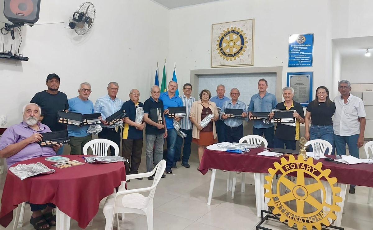 A primeira reunião ordinária da Pres. Priscila Mafetone (🤌), no Rotary Club de Monte Aprazível foi ...