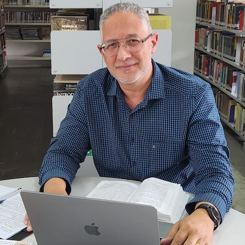 Pastor Batista | Professor | Gestor Educacional
O que é ético é exatamente o caráter de uma pessoa zelosa consigo mesmo ...