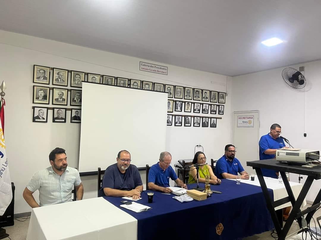 Texto do Rotary Club de Jahu - Leste:

Na noite de 03 de setembro, tivemos a presença do Sr. Rafael ...