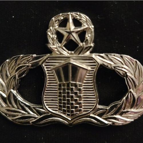 Husband, Father, Grandfather, USAF Air Traffic Controller Retired, Public Safety Emergency Communications Retired, Imperfect, God, America 1st🇺🇲NEVER COMPLY