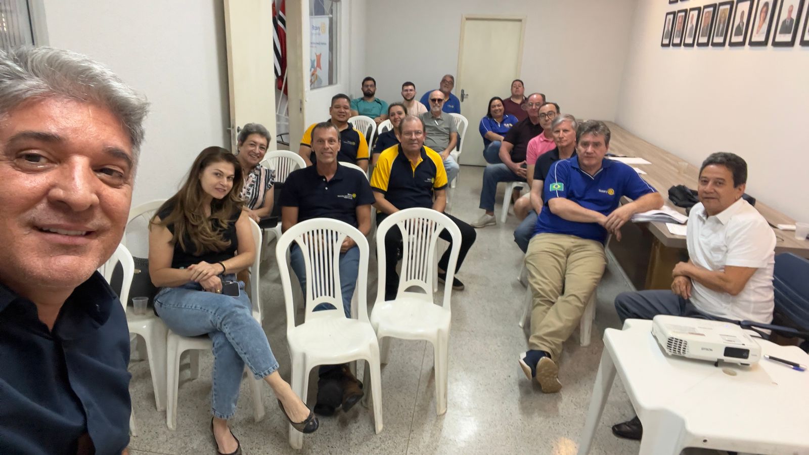Texto do Pres. do Rotary Club de Jahu - Norte - Jr. Campos Prado:

Gostaria de parabenizar a todos o...
