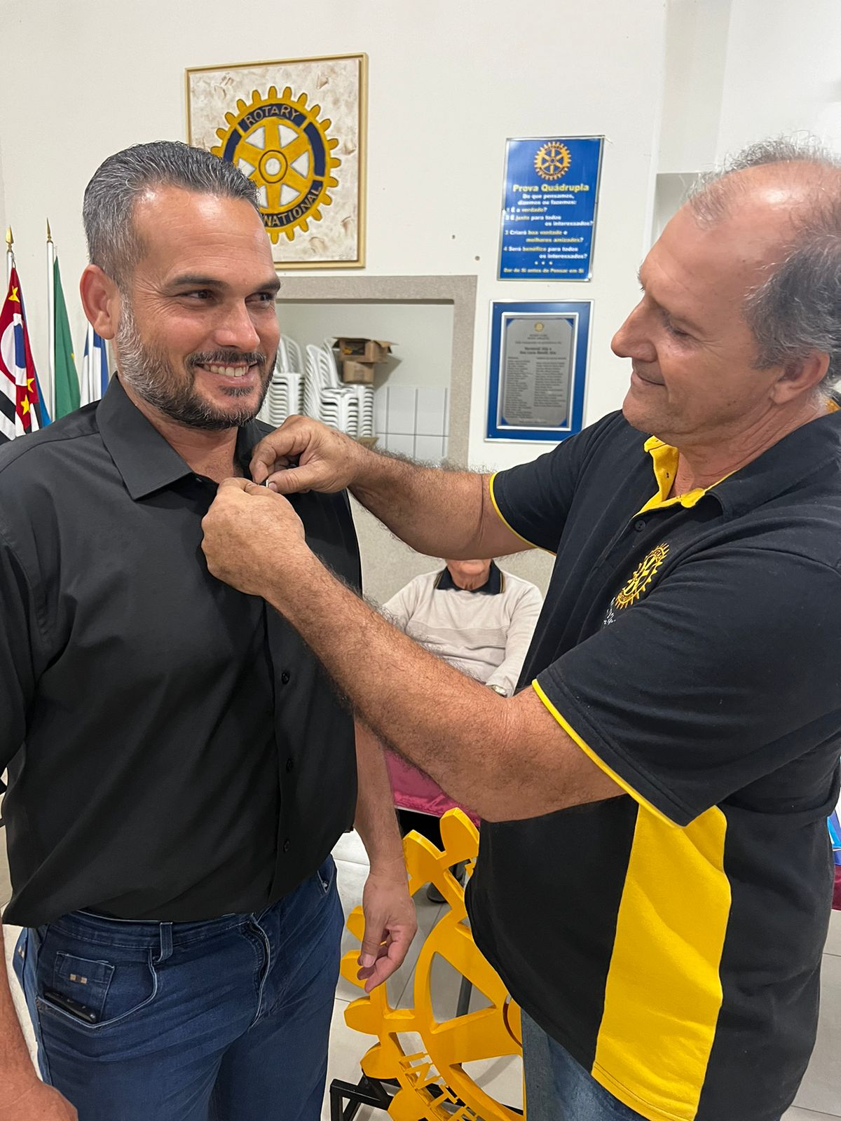 O Rotary Club de Monte Aprazível, nesta noite de segunda feira, empossou Renato 𝐒𝐚𝐫𝐭𝐨𝐫𝐢 como ...