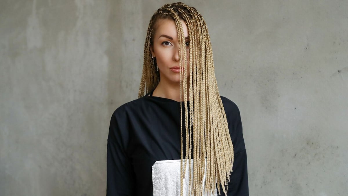Dreadlocks Hairstyle: A Complete Guide to Style, Culture & Care

Dreadlocks hairstyle has evolved be...