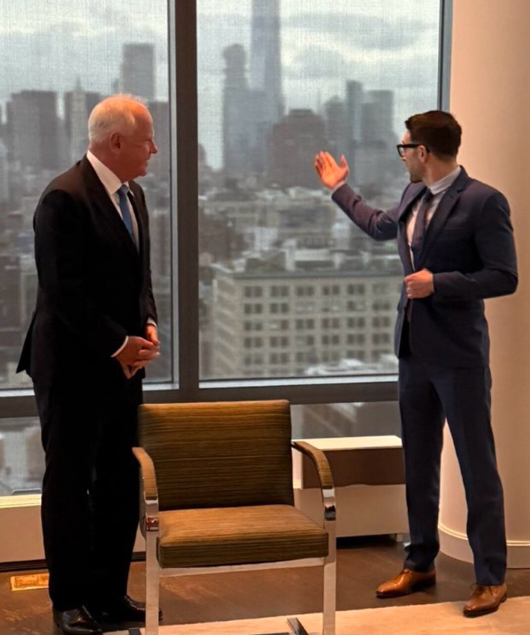 Tim Walz puts on his best buttlicker pose for Alex Soros. It’s not difficult to see who’s in charge ...