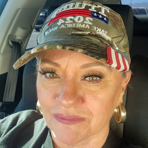 @GETTR Christian world traveler...✝✈ *AMERICA FIRST*🗽🎆... Behavior Specialist by trade👱🏻‍♀️ @warroom @MAGA