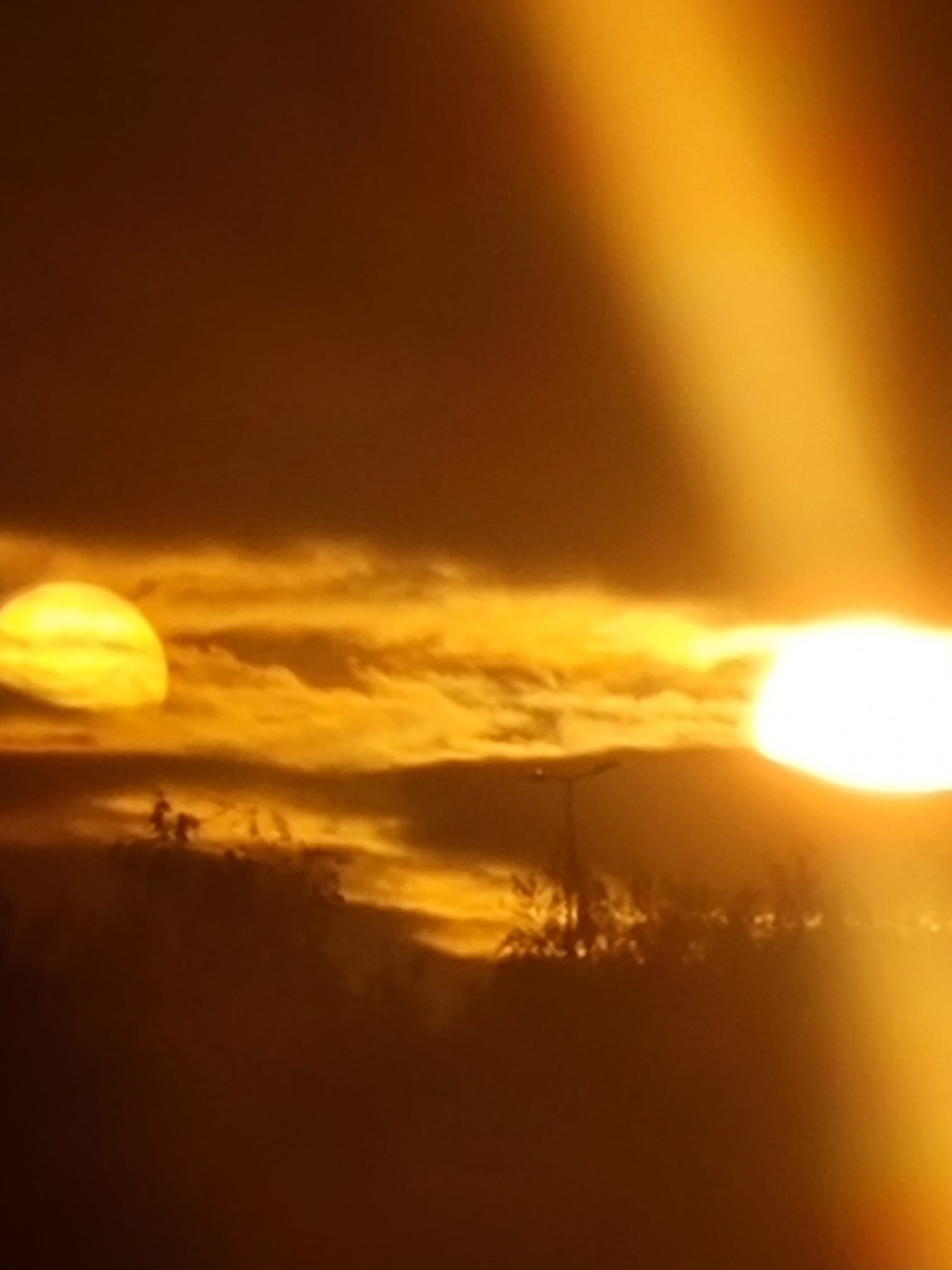 
Taken from #ferrybridge #WestYorkshire #England #twosuns