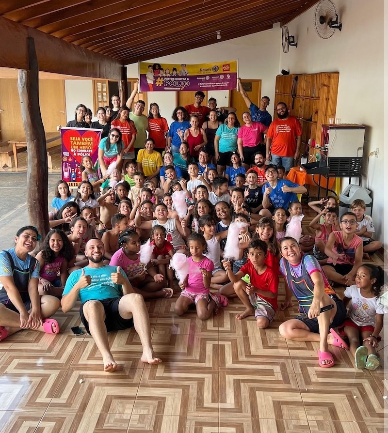 Texto do Rotaract Club de Tanabi:

Começando a semana com o pé direito!

Tivemos um Dia das Crianças...