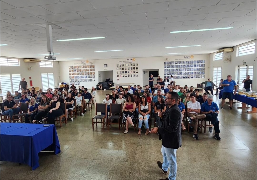 Texto do YEP4480:

Neste domingo, nas dependências da Casa do Rotary, na cidade de São José do Rio P...