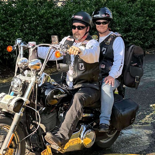 Happily Married Proud parent of four and an American Patriot. God,family, and freedom