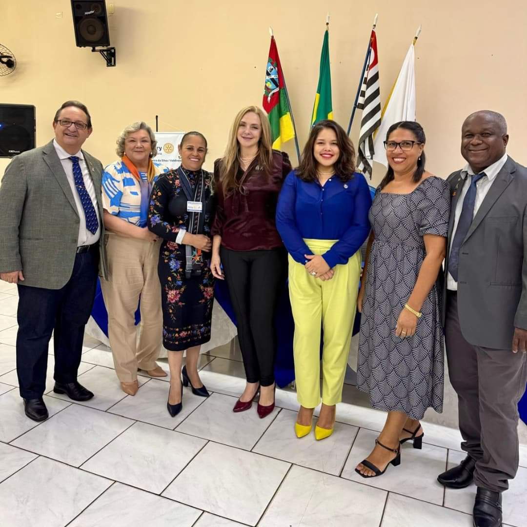 Texto do Rotary Club de Lins - Norte:

Na noite de 08/11, companheiras dos Rotary Clubs de Lins - No...